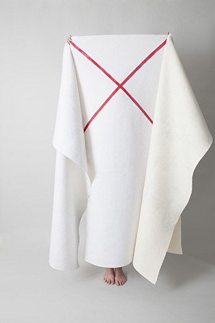 img_6133_2-colours-red-cross